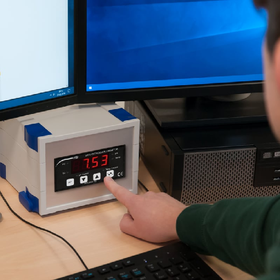 PCE Instruments pH-Regler PCE-PHC 10 Messbereich 0 ... 14 pH |3-Punkt Kalibrierung |RS232-Beschreibung lesen