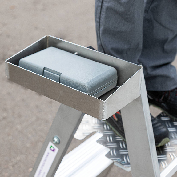 Klapptritt aus Aluminium, beidseitig begehbar, 4 Stufen-Beschreibung lesen