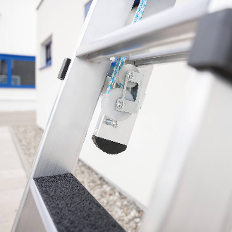 Seilzugleiter aus Aluminium mit Handlauf-Beschreibung lesen