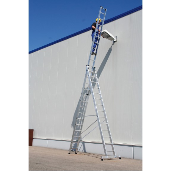 Mehrzweckleiter mit Nivello Traverse 3x10 Sprossen Mehrzweckleiter mit Nivello Traverse 3x10 Sprossen-Beschreibung lesen