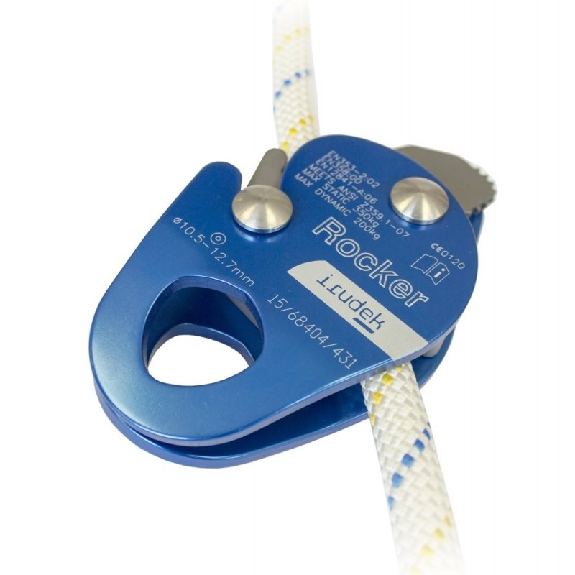 Tick glissant sur la corde-Leggi tutto