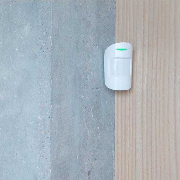 MotionProtect Plus AJMPP Rilevatore volumetrico con sensore a microonde wireless 868MHz con immunità agli animali domestici colore bianco-Leggi tutto