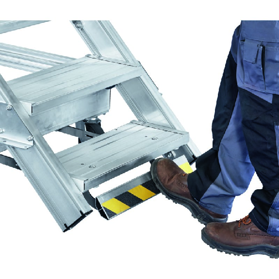Plattformtreppe 45° mit Ergo-Stop, 800mm Stufenbreite, 17 Stufen-Beschreibung lesen
