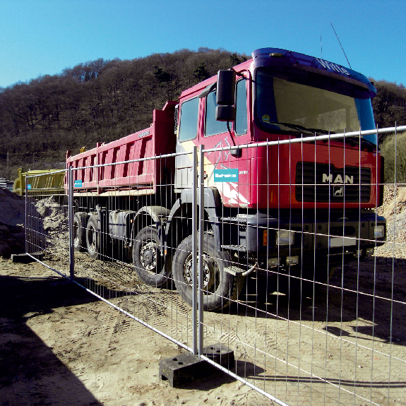 Schake Mobilzaun Profi Master Element mit eingeschweißtem Holm, mit Haken und Ösen 3,5x2m Schake Mobilzaun Profi Master Element mit eingeschweißtem Holm, mit Haken und Ösen 3,5x2m-Beschreibung lesen