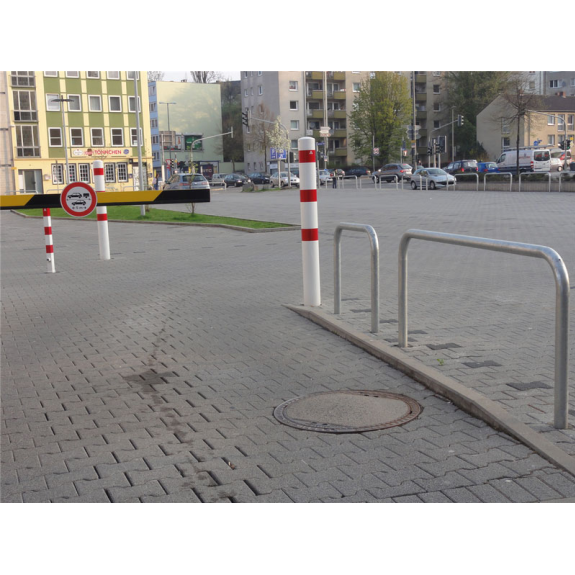 Schake Stahlrohrpoller herausnehmbar aus Stahlrohr verzinkt Ø193x3,6mm weiß beschichtet mit rot reflektierenden Leuchtstreifen Dreikantverschluss 1500mm Gesamtlänge Schake Stahlrohrpoller herausnehmbar aus Stahlrohr verzinkt Ø193x3,6mm weiß beschichtet mit rot reflektierenden Leuchtstreifen Dreikantverschluss 1500mm Gesamtlänge-Beschreibung lesen