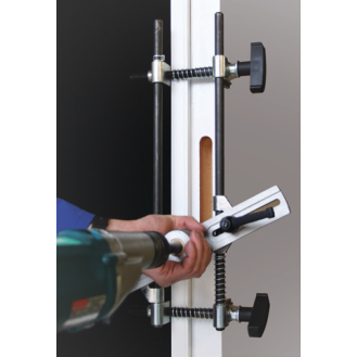 Mortaiseuse pour portes bois, PVC et alu-Lire la description
