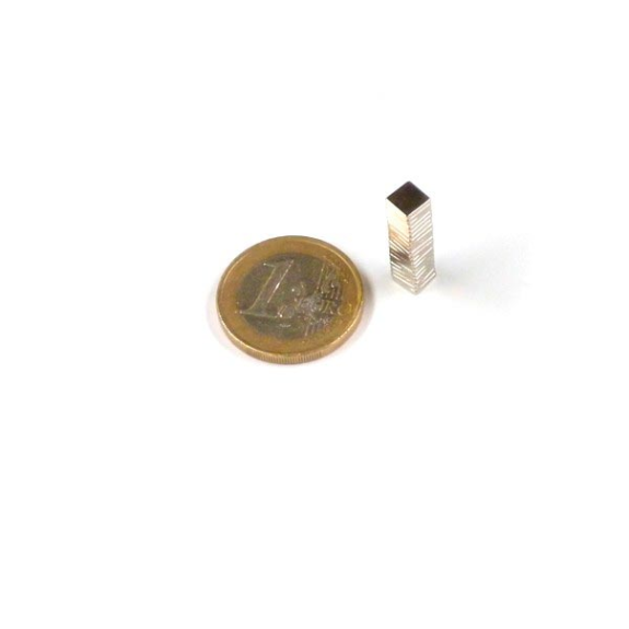 Magnete quadrato neodimio 5mm x 5mm x 1 mm Potenza 0,28 kg-Leggi tutto