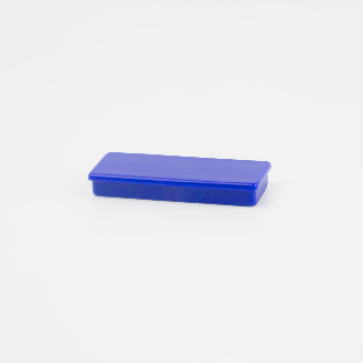 Aimant dans bloc rectangulaire bleu 55mm x 22mm x 8,5mm-Lire la description