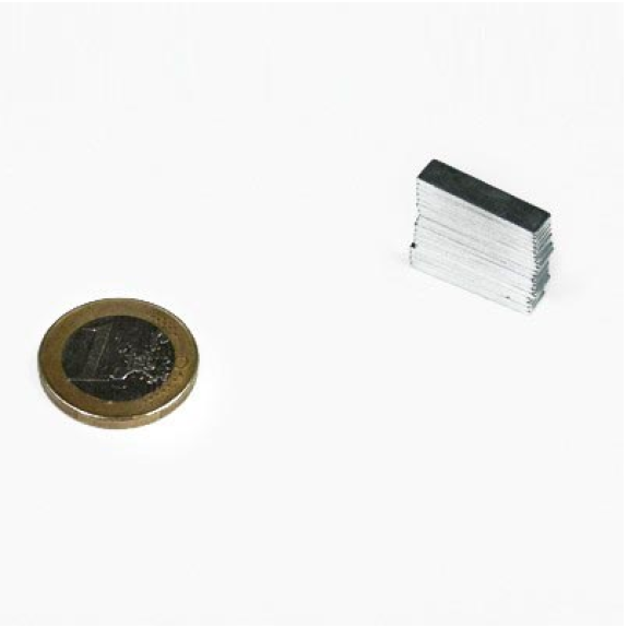 Imàn neodimio en forma rectangular 20 mm x 4 mm x 2 mm de potencia 1.2 kg-Leer más