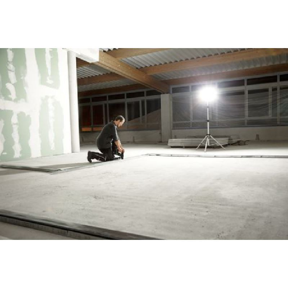 LED-Baustrahler 8000 lm-Beschreibung lesen