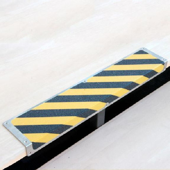 Nez de marche, aluminium m2, Easy Clean, noir/jaune, L = 635 mm-Lire la description