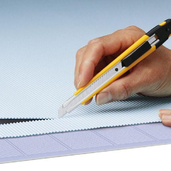 Cúter de bloqueo automático con clip para bolsillo y troceador de cuchillas - OLFA A-1 Cúter de bloqueo automático con clip para bolsillo y troceador de cuchillas - OLFA A-1-Leer más