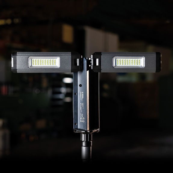 Doble foco LED TOWER COMPACT CONNECT batería 18V 2.500 lúmenes IP30 - SCANGRIP 03.6110C-Leer más