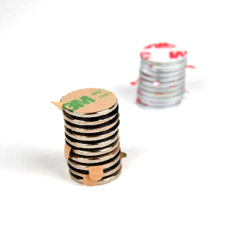 Kit de fixation magnétique adhésive 10 aimants et 10 contreparties 20x2mm-Lire la description