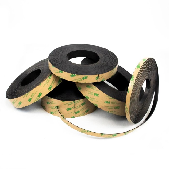 Magnetrolle mit Klebstoff 3M - Länge 10m - Breite 40mm-Beschreibung lesen