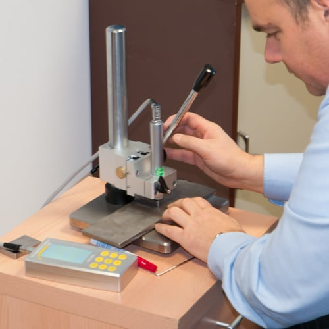 PCE Instruments Durometro a ultrasuoni PCE-5000-Leggi tutto