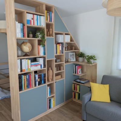 Bibliothèque en sous-pente